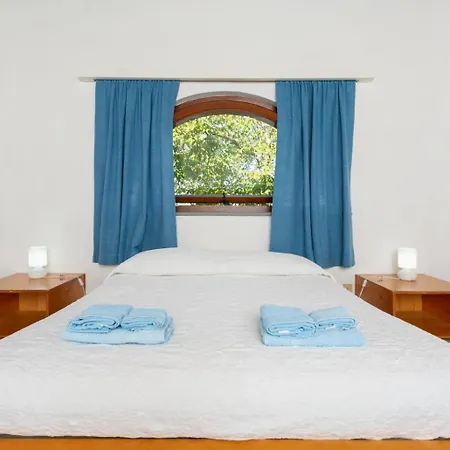 Caporlese Large Private Pool Wifi Villa