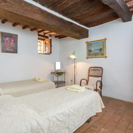 Caporlese Large Private Pool Wifi