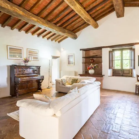 Caporlese Large Private Pool Wifi *