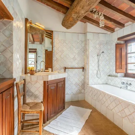 Caporlese Large Private Pool Wifi