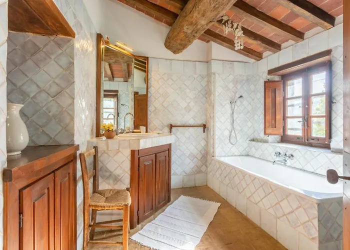 Caporlese Large Private Pool Wifi