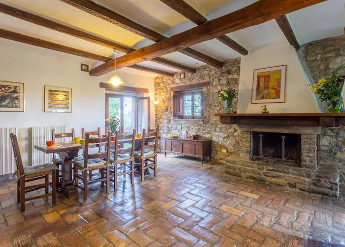 Caporlese Large Private Pool Wifi *